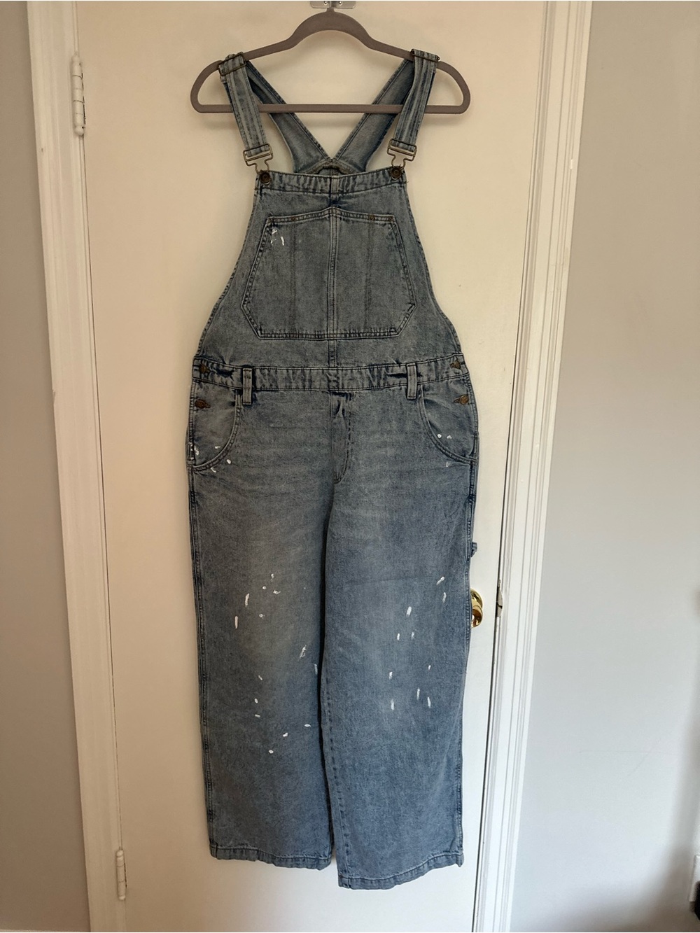 EUC Wild fable Wide Leg overalls Sz:L mid-rise distressed racerback Mid Wash.
